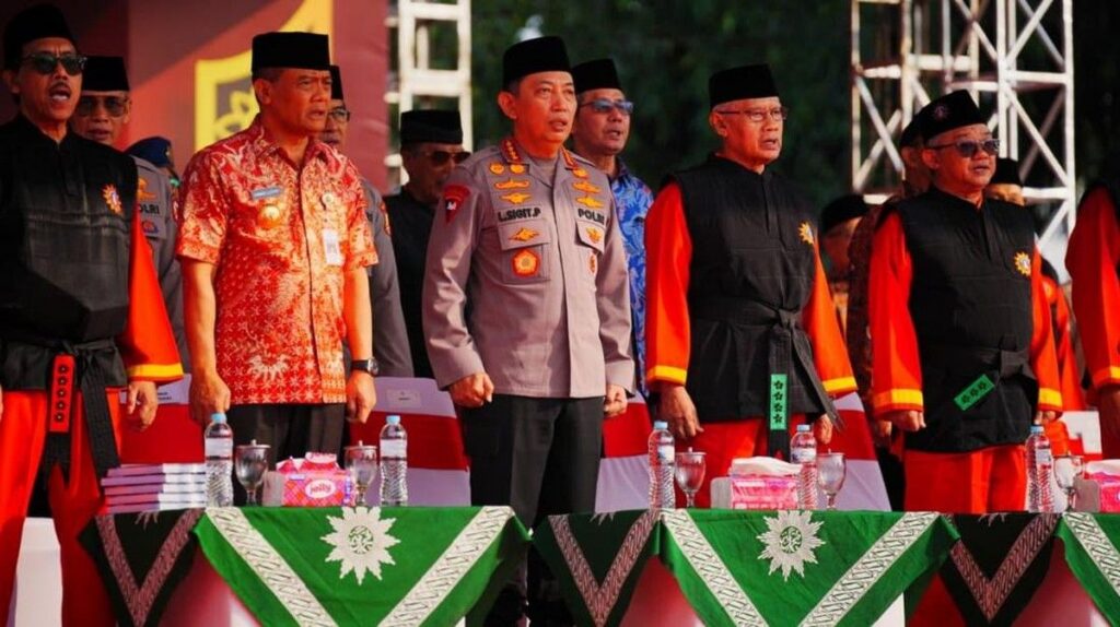 Kapolri Hadiri Muktamar Tapak Suci dan Terima Anggota Kehormatan