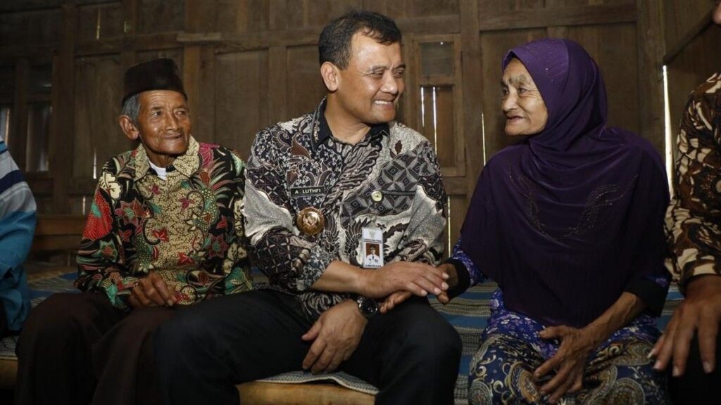 Pemprov Jateng Salurkan Bantuan RTLH dan Akses Kerja Warga