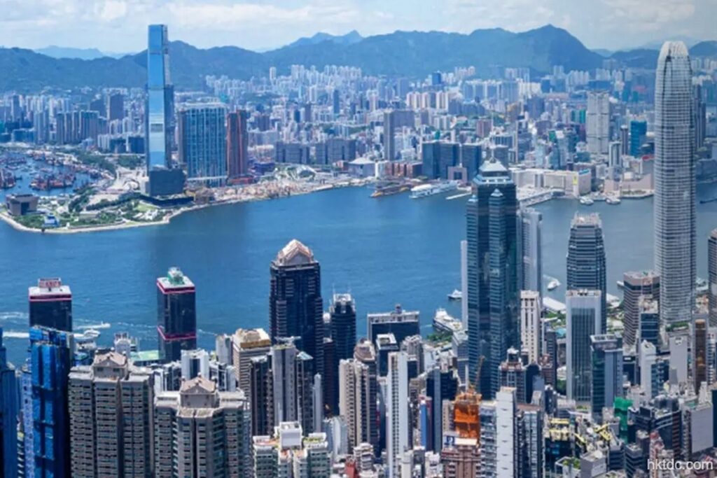 Kritik Stephen Roach Soal Masa Depan Hong Kong Memicu Perdebatan