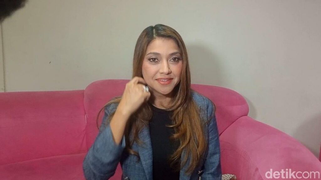 Sarah Azhari Kembali ke Indonesia Setelah 16 Tahun di Amerika Serikat