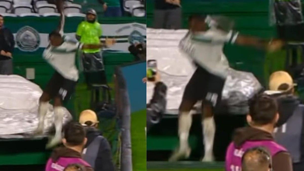 Pemain Coritiba Terperosok ke Lubang Stadion Saat Selebrasi Gol
