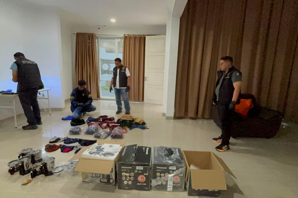 Bareskrim Geledah Ruko Emas Milik PT White Classic di Jakarta Utara