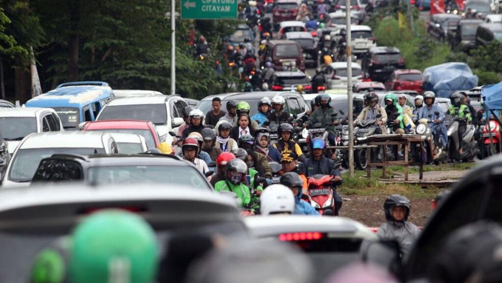 Dishub dan Polres Depok Tutup U-Turn Jalan Kartini Atasi Macet