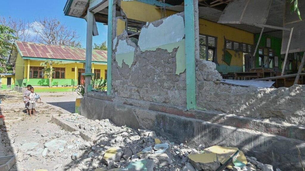 BMKG Catat 4.256 Gempa Susulan di NTT dan Puluhan Ribu Rumah Rusak
