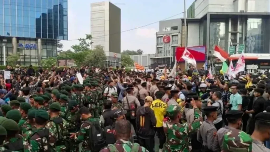 BEM UI Suarakan Delapan Tuntutan Aksi di Bundaran HI