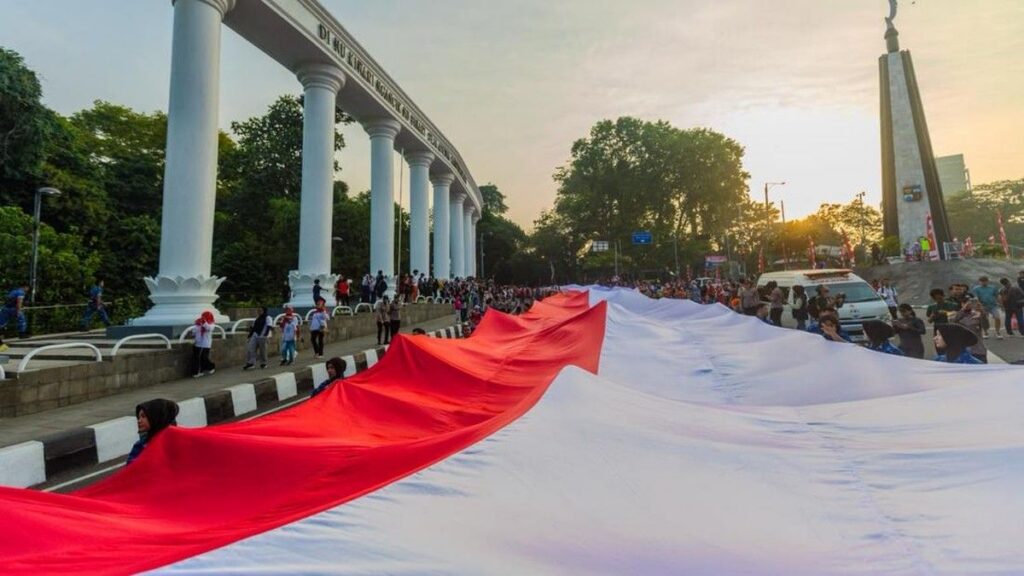 Pemkot Bogor Gelar Kirab Bendera Merah Putih Sepanjang 500 Meter