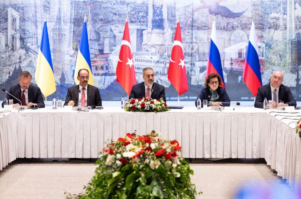 Rusia Tuntut Penjelasan AS dan Turki Terkait Pasokan Senjata ke Ukraina