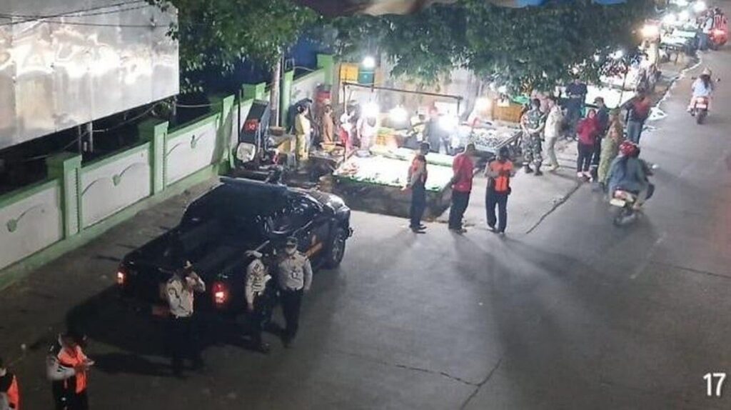 Pemkot Jaktim Penertiban Pedagang Pasar Kramat Jati Usai Kecelakaan Maut