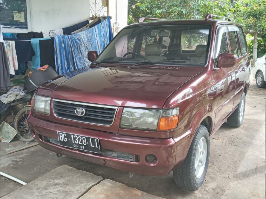 Toyota Innova Bensin 2010 Bekas Jadi Pilihan MPV Rp100 Jutaan