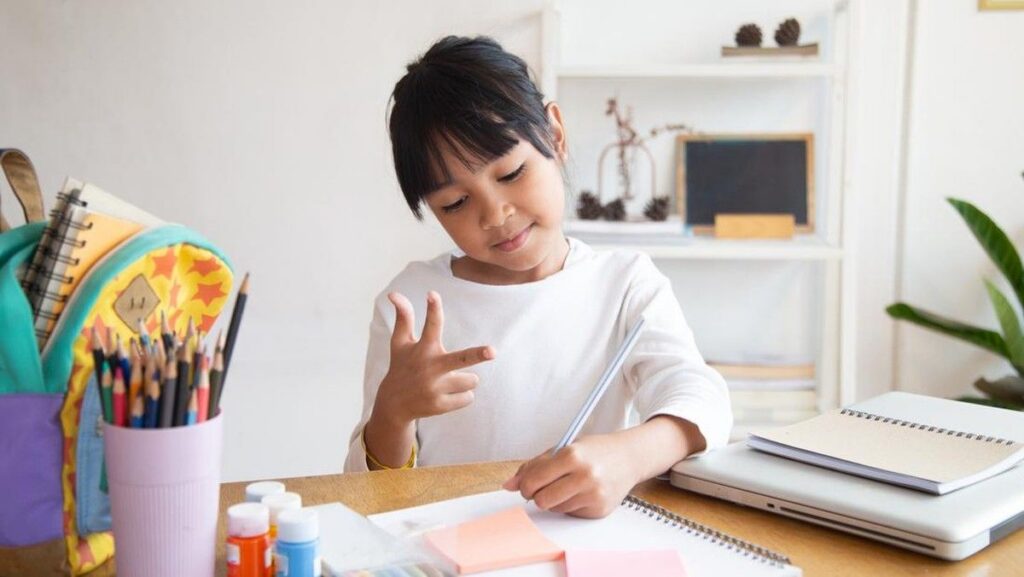 9 Tanda Anak Mengalami Kesulitan Belajar yang Wajib Diwaspadai