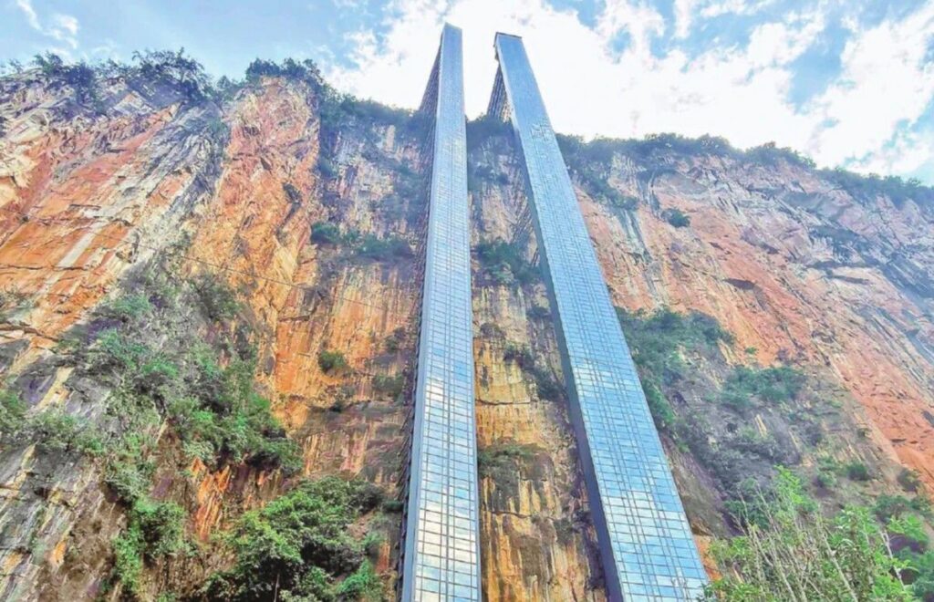 China Bangun Elevator Kaca 288 Meter untuk Lift Sekolah Anak Pegunungan