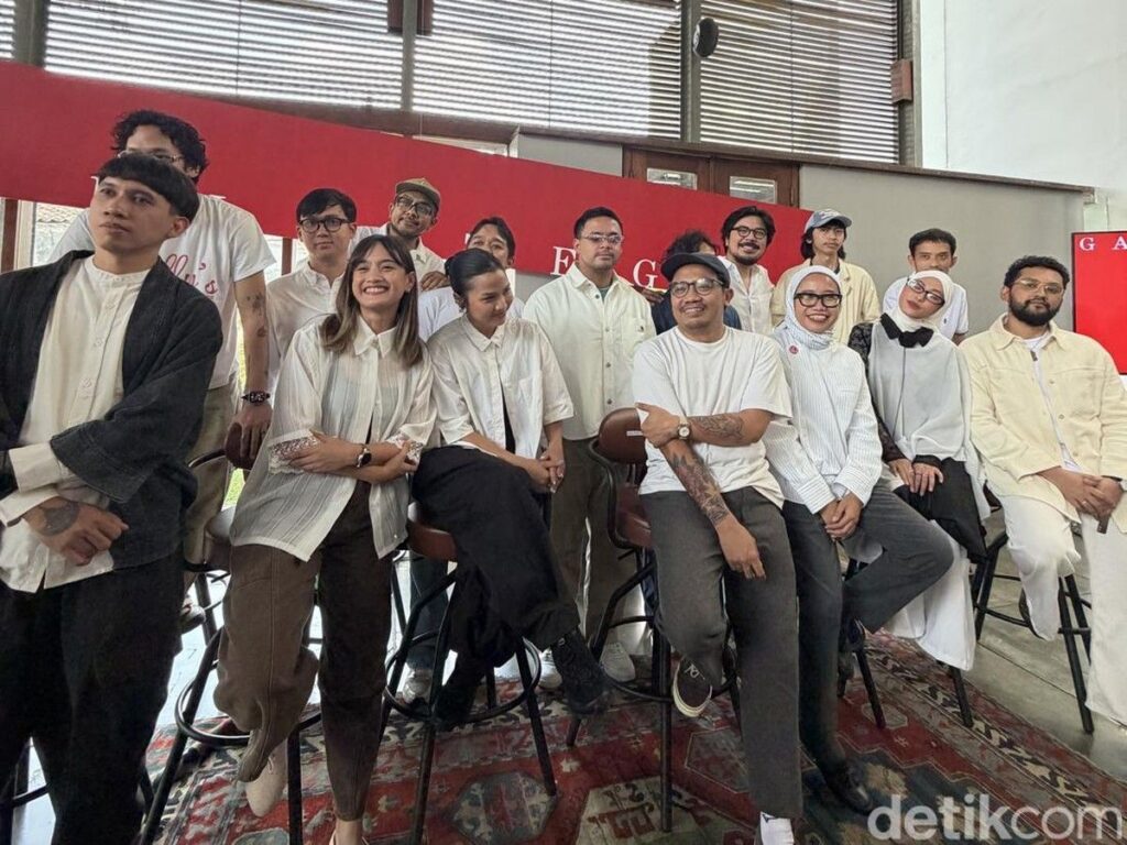 Lafa Pratomo Rilis Mini Album Garis Tegak Gaet 12 Musisi Lintas Genre
