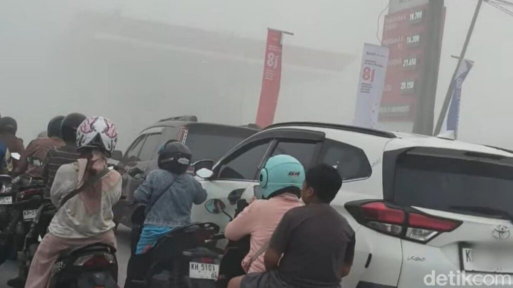 China Tarik Kembali 4,3 Juta Mobil karena Masalah Mekanisme Pintu Darurat