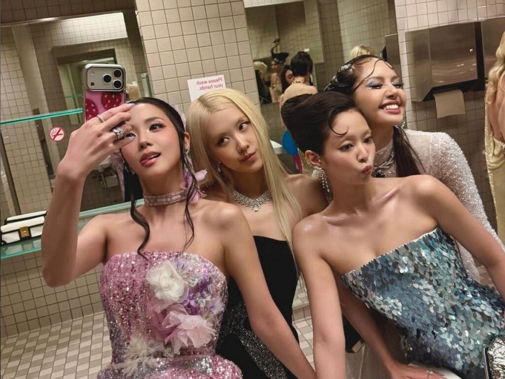 Seluruh Anggota BLACKPINK Memohon Maaf Terkait Perayaan Ulang Tahun Ke 10