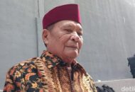Komedian Bolot Kembali Syuting dan Tunjukkan Koleksi Cincin Batu Akik