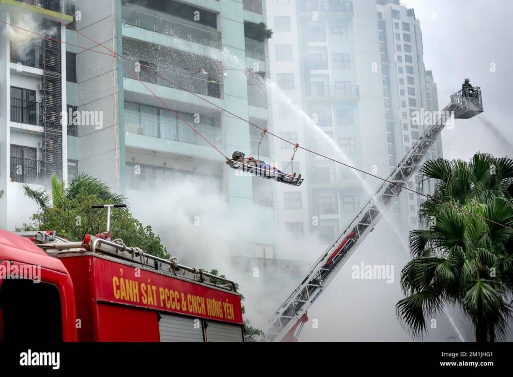 Dinas Gulkarmat Jakarta Terjunkan Bronto Skylift Padamkan Kebakaran Bapenda