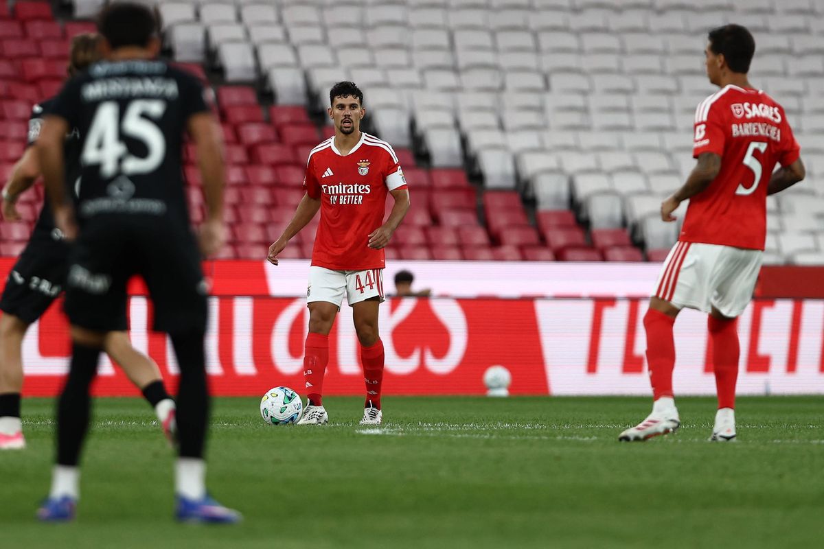 Tomás Araújo Soroti Kelalaian Benfica Usai Ditahan Académico Viseu