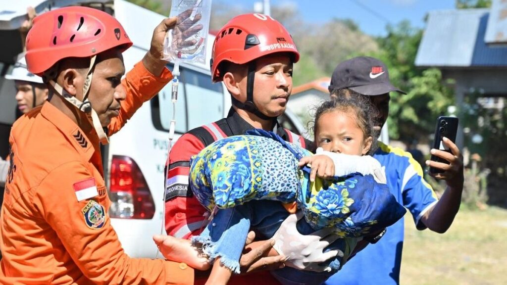 BMKG Catat 4.258 Gempa Susulan Guncang Flores Nusa Tenggara Timur