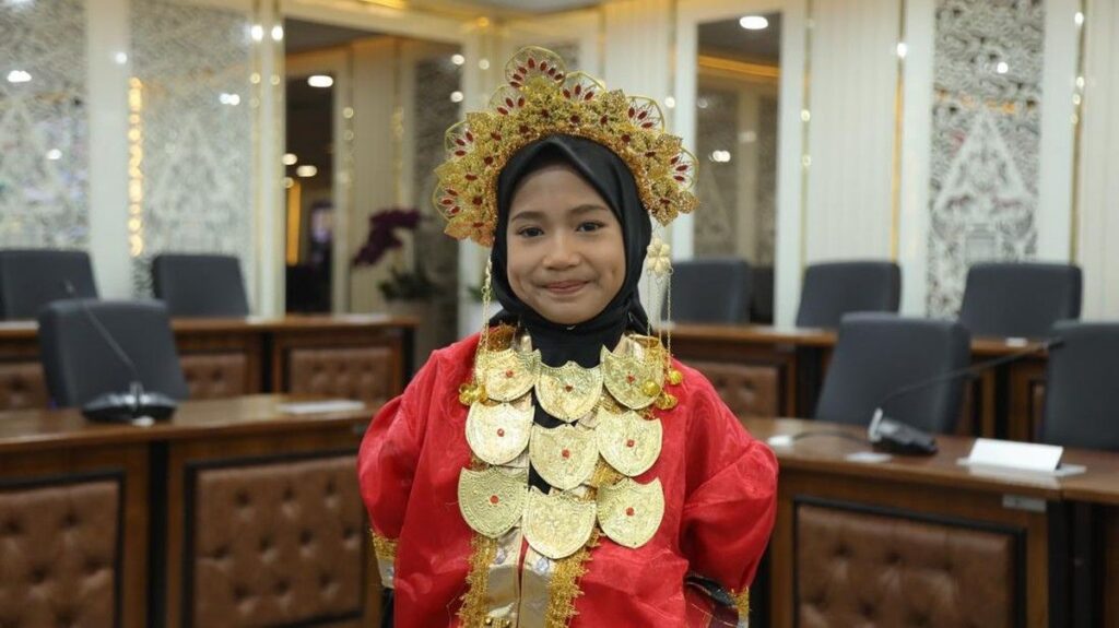 Prabowo Subianto Apresiasi Perjuangan Siswi Sekolah Rakyat asal Pangkep