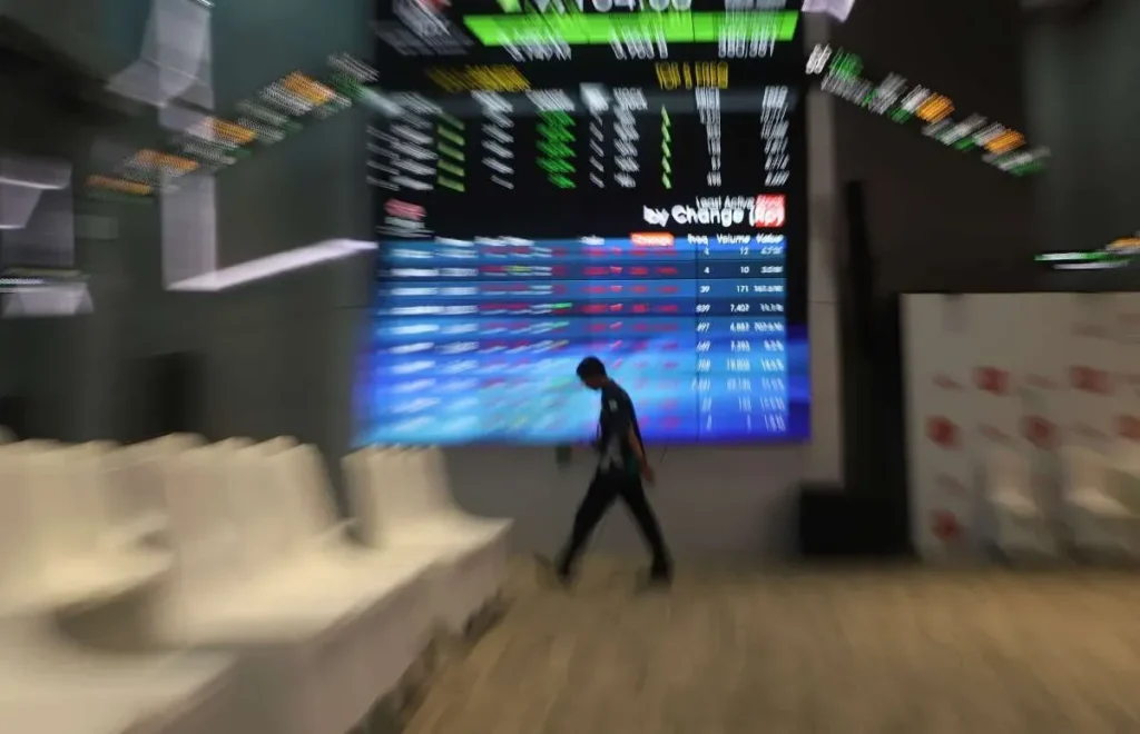 IHSG Ditutup Menguat ke 6.449 Meski Bayang Prospek Profit Taking