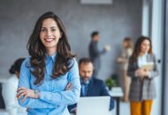 5 Warna Pakaian yang Dipakai Perempuan Mental Kuat Menurut Psikologi
