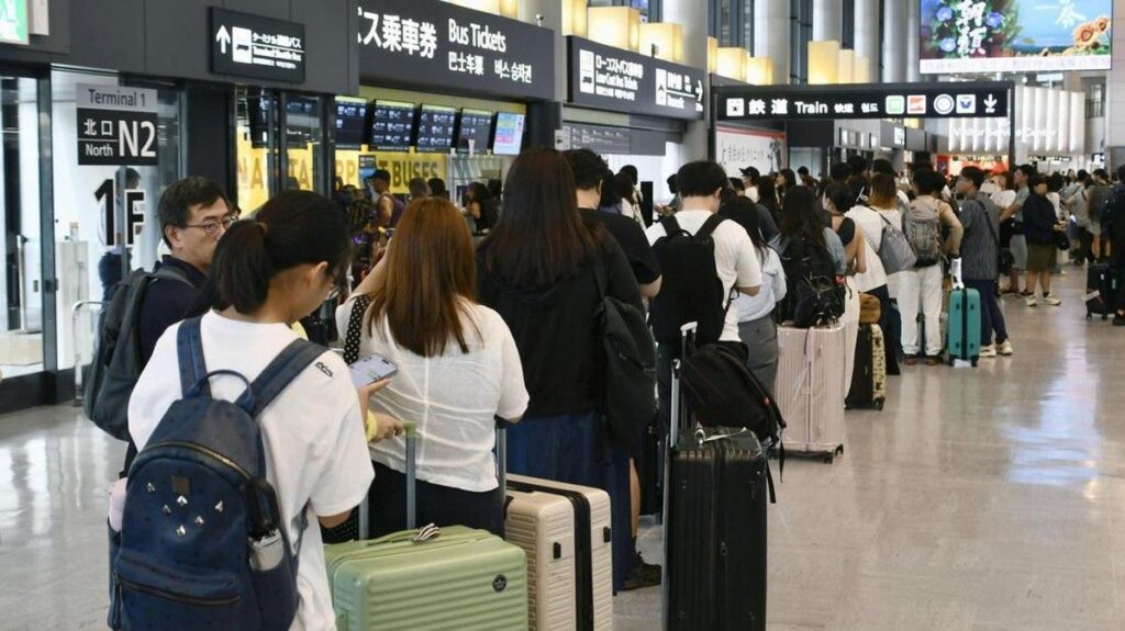 Hujan Deras Selama 24 Jam Sebabkan Banjir dan Terjebaknya Ribuan Orang di Bandara Narita Jepang