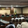 Delapan Terdakwa Korupsi LPEI Dituntut 8,5 hingga 13 Tahun