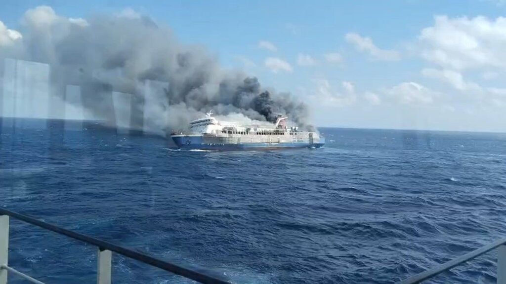 KM Mutiara Sentosa II Terbakar di Perairan Laut Jawa