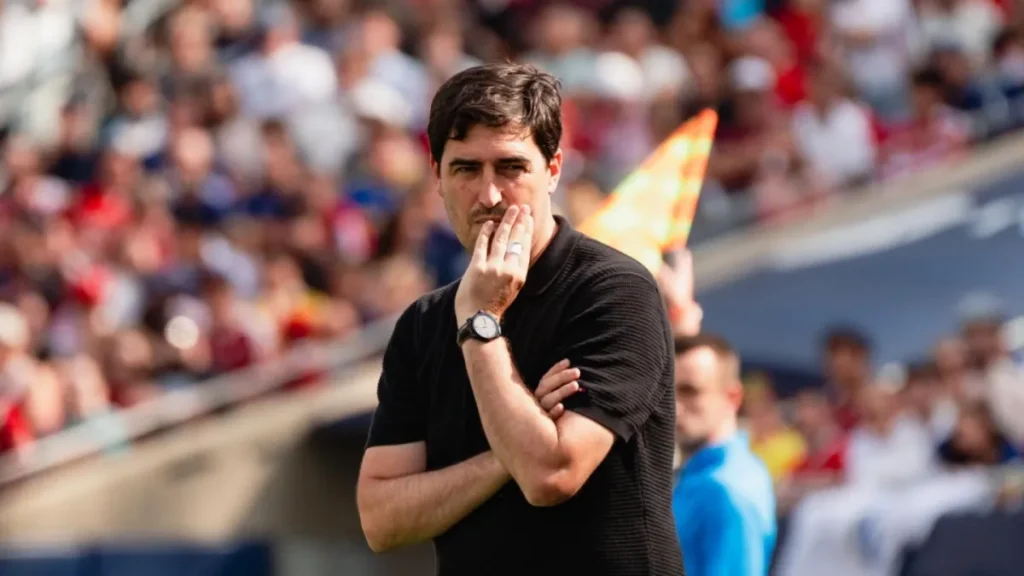 Andoni Iraola Evaluasi Hasil Kekalahan Liverpool dari Leeds United