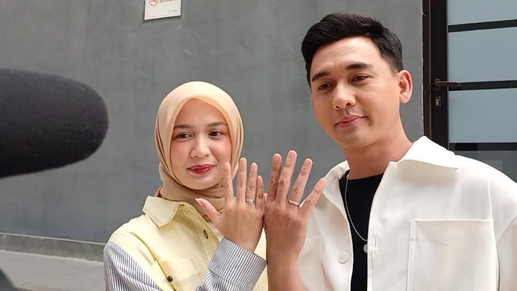 Dea Annisa Putuskan Berhijab Usai Menikah dengan Mazaki Ahmad