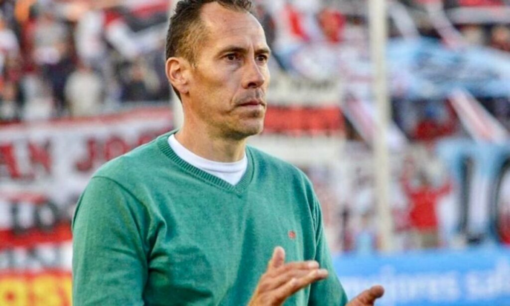 Colo Colo Jamu O Higgins di Estadio Monumental