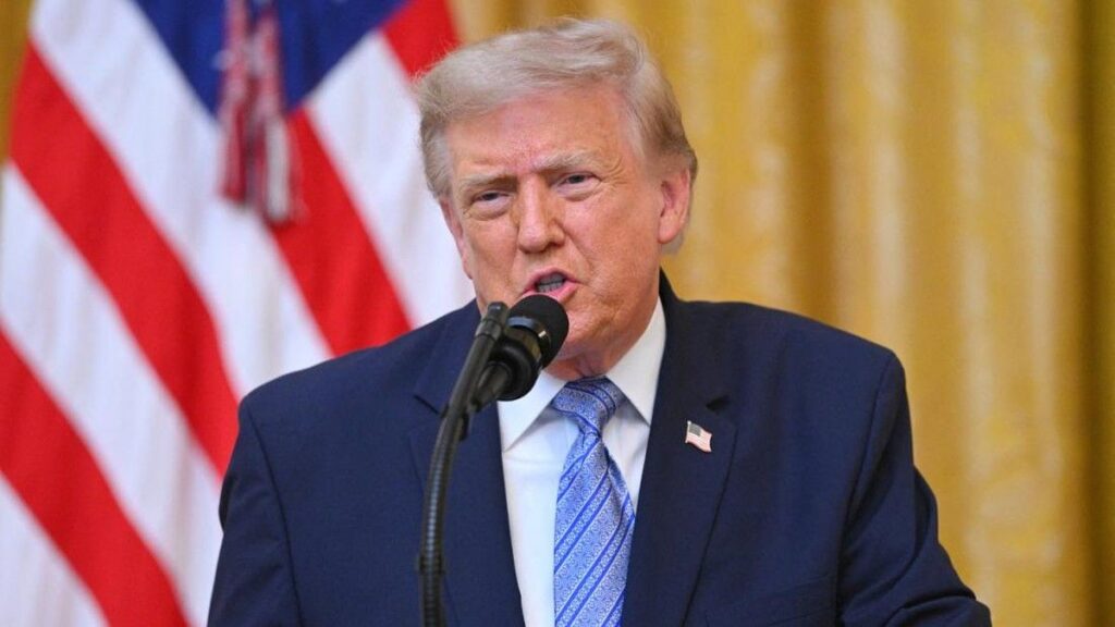 Pria Bersenjata Ditangkap di Lapangan Golf Donald Trump