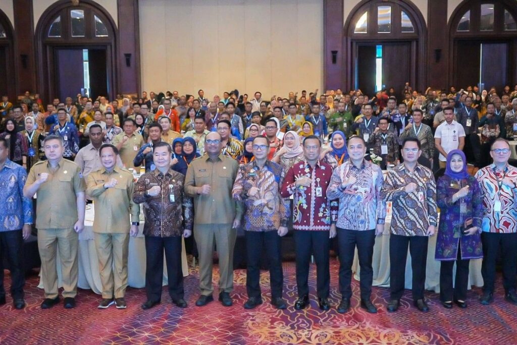 Pemkot Surabaya Raih Dua Penghargaan Nasional Rakornas Dukcapil 2026