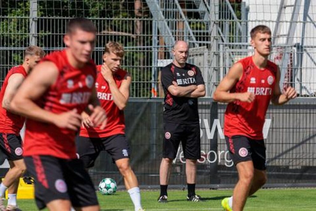 SV Wehen Wiesbaden Jamu Preußen Münster di Laga Pembuka 3 Liga