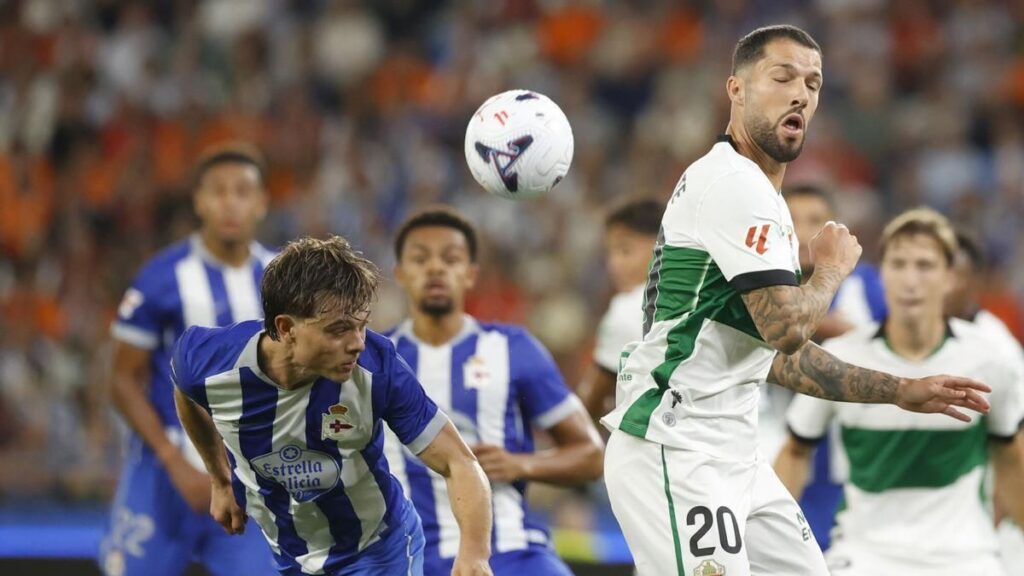 Aksi Heroik Leo Roman Selamatkan Deportivo dari Kekalahan atas Elche