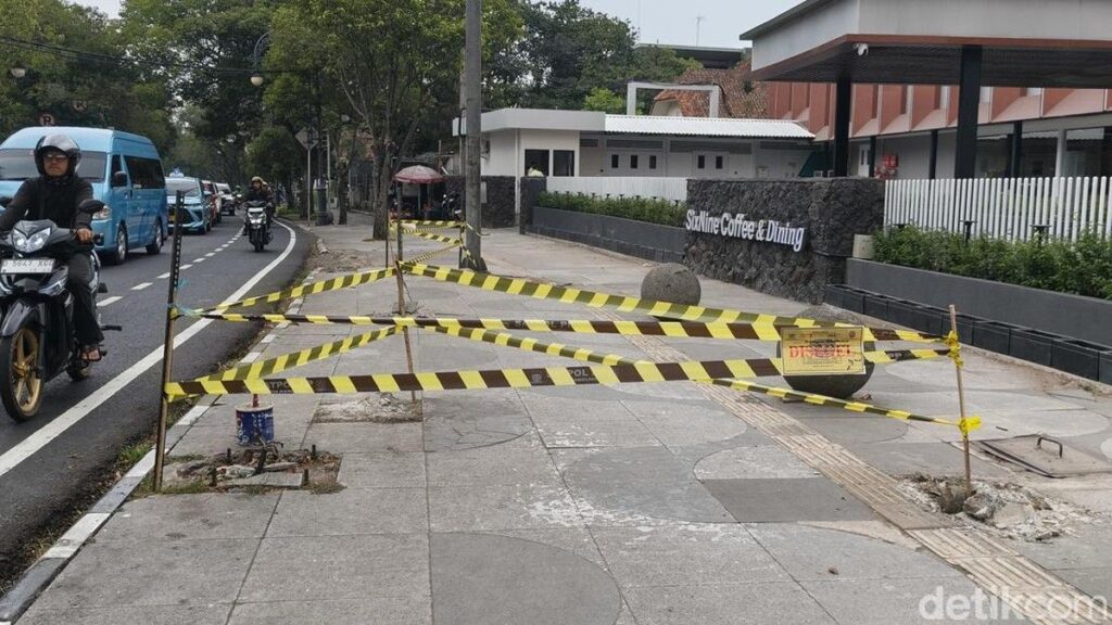 Pemkot Bandung Tingkatkan Status Kasus Penebangan Pohon Jalan Riau