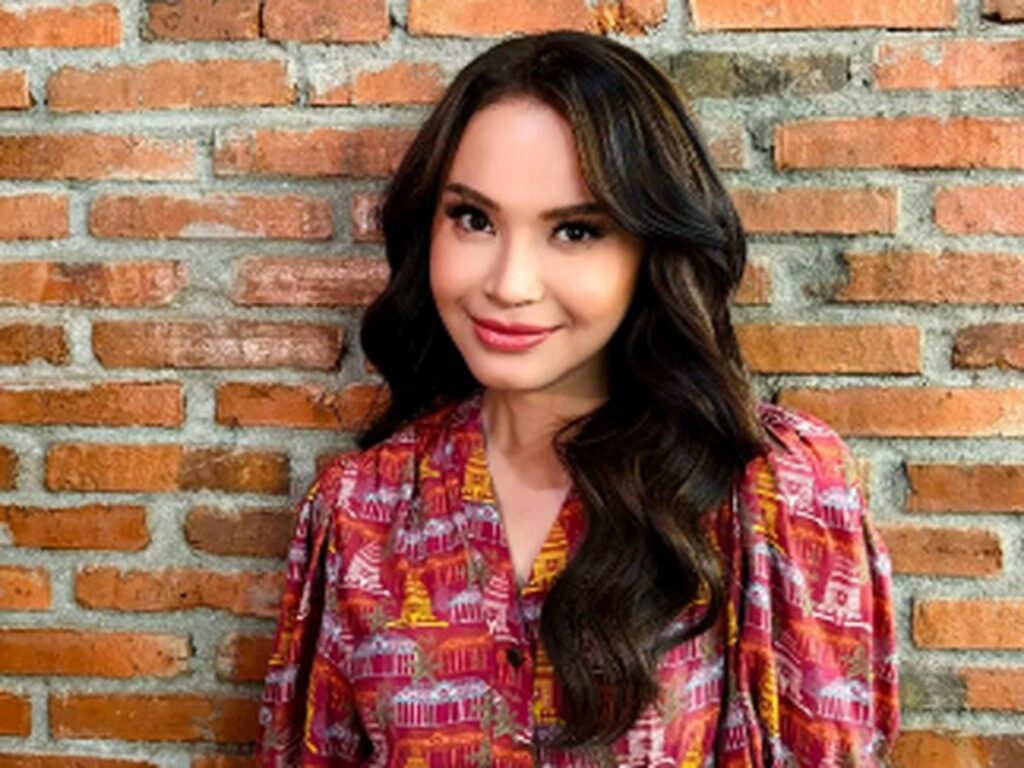 Rossa Ungkap Kebahagiaan Merawat Anak Perempuan Berusia Dua Tahun