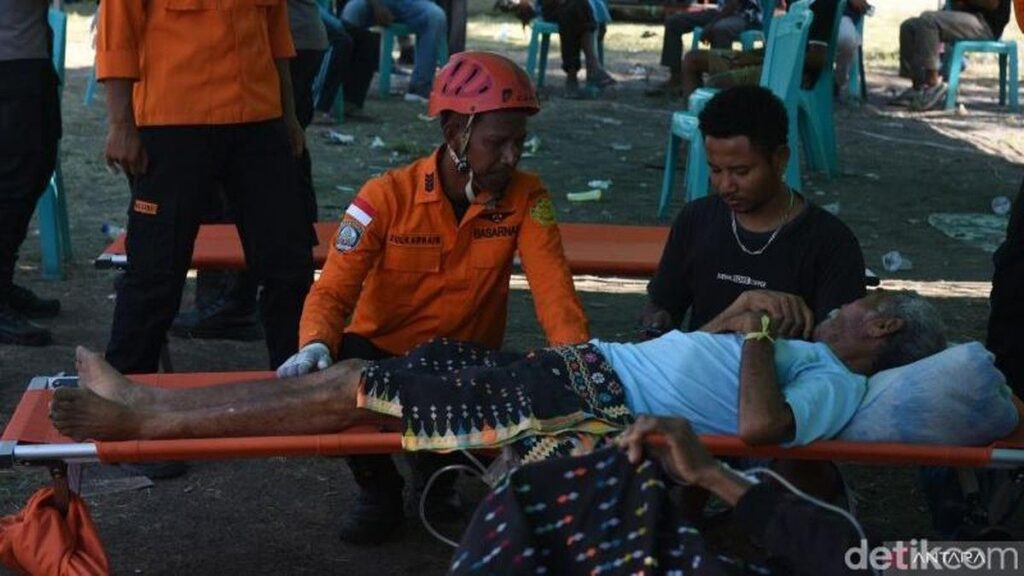 Basarnas Evakuasi Tiga Korban Gempa di Manggarai Timur NTT