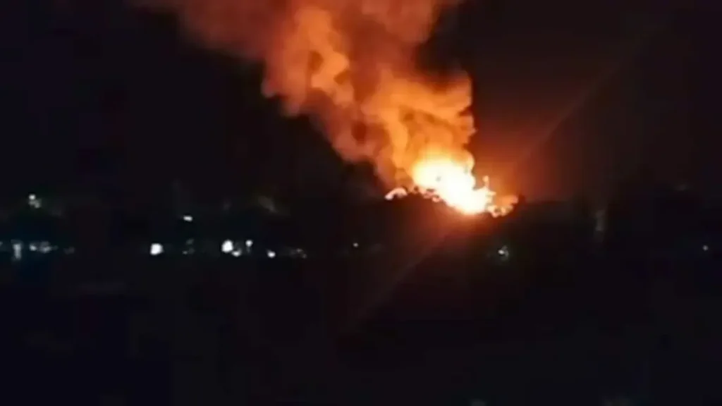 Kebakaran menghanguskan rumah adat Sade di Lombok Tengah