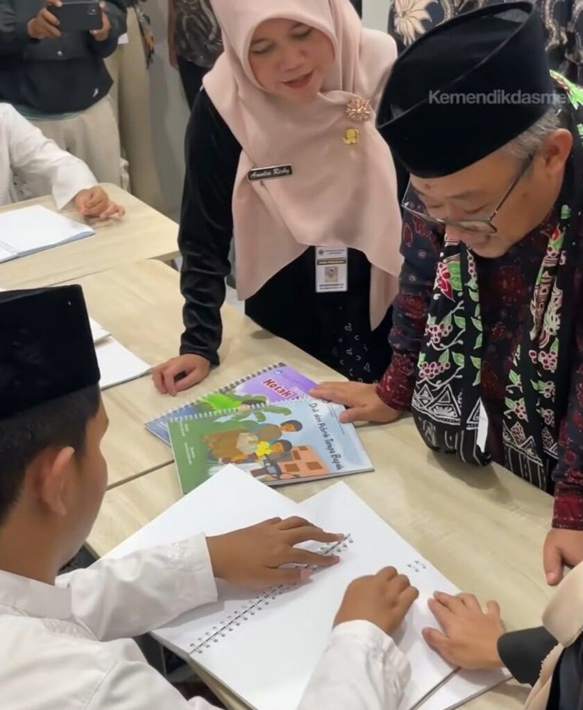 Kemendikdasmen Salurkan 5,5 Juta Buku Bacaan Bermutu ke Sekolah