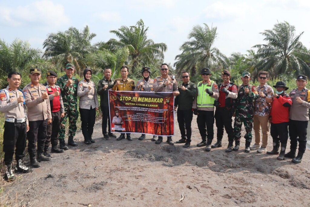 Polres Ogan Ilir Terjunkan Drone Patroli Karhutla di Indralaya Utara