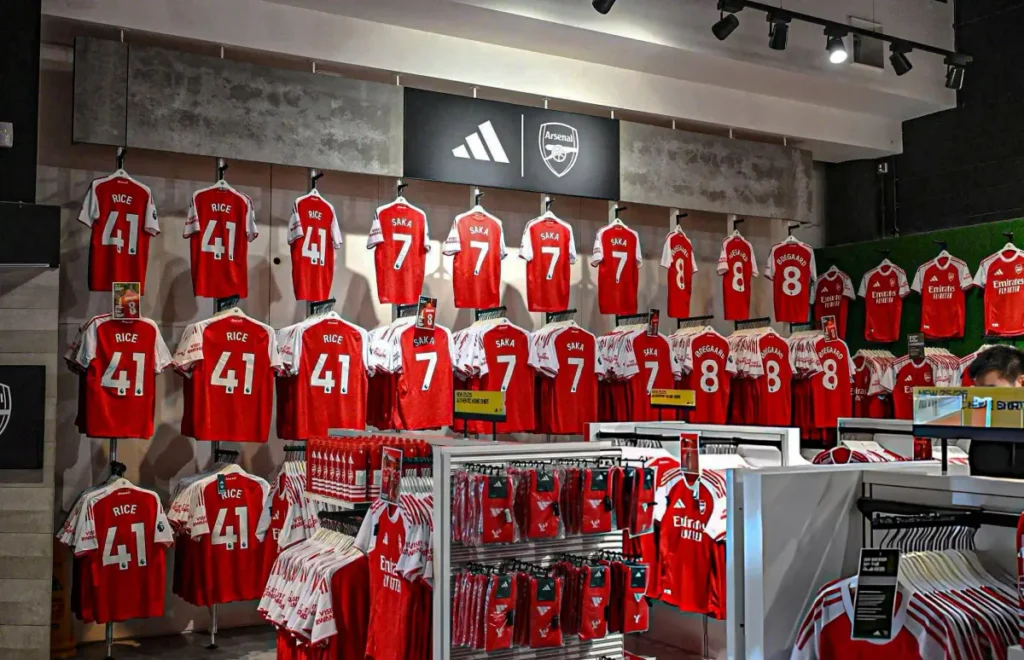 Arsenal Hadirkan Ben White dan Tzolis Saat Hadapi Girona