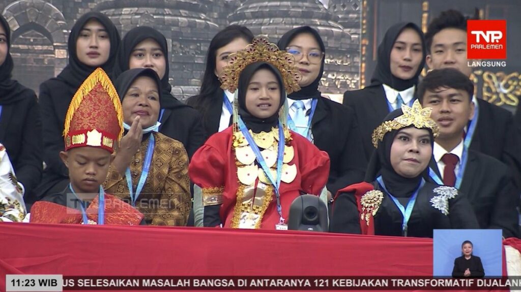 Prabowo Kenalkan Siswa Sekolah Rakyat Berprestasi di Sidang Tahunan MPR