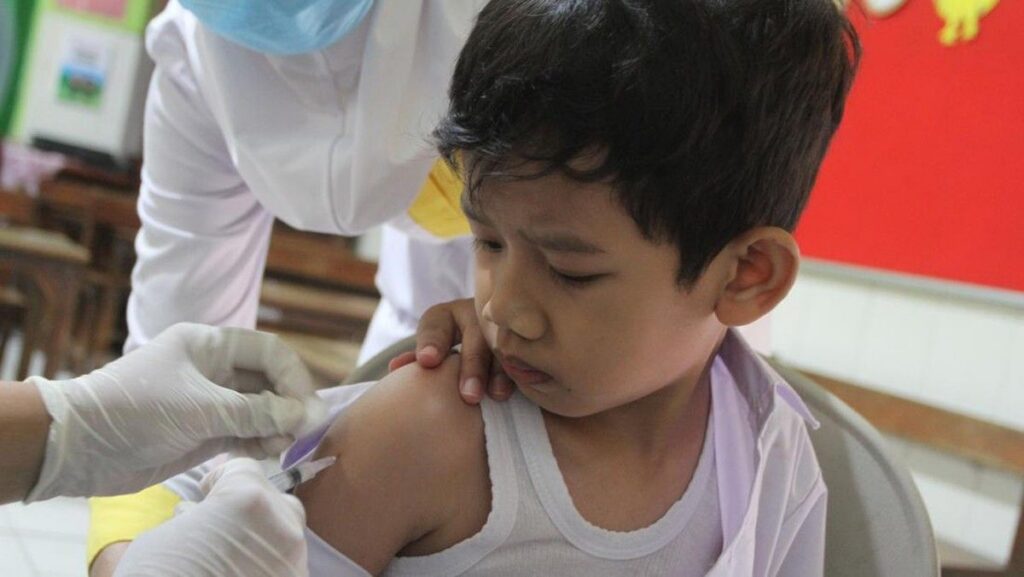 Kemenkes Berikan Vaksin HPV Anak Laki Laki Bertahap di Tiga Provinsi