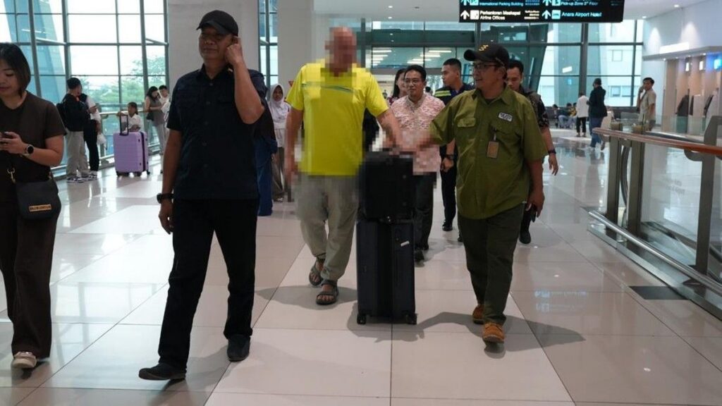 Imigrasi Sukabumi Mendeportasi WNA Asal Amerika Serikat Akibat Membuat Onar