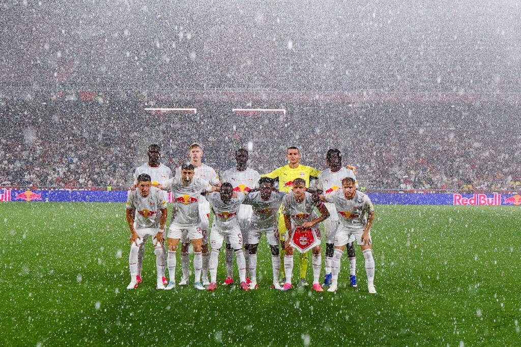 Hujan Deras Hentikan Laga Salzburg vs Pafos di Kualifikasi Liga Eropa