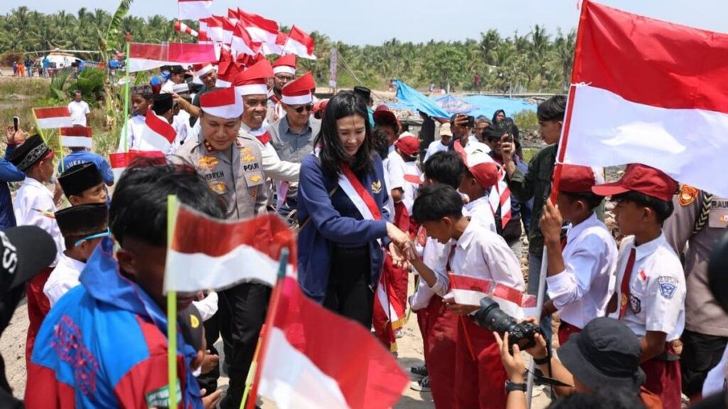Polda Riau dan Kementerian Lingkungan Hidup Restorasi Mangrove Inhil