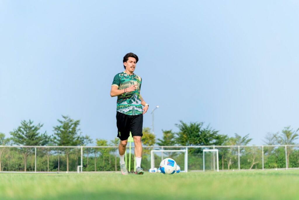 Francisco Rivera Tekankan Konsistensi Persebaya Hadapi Port FC di Piala Presiden