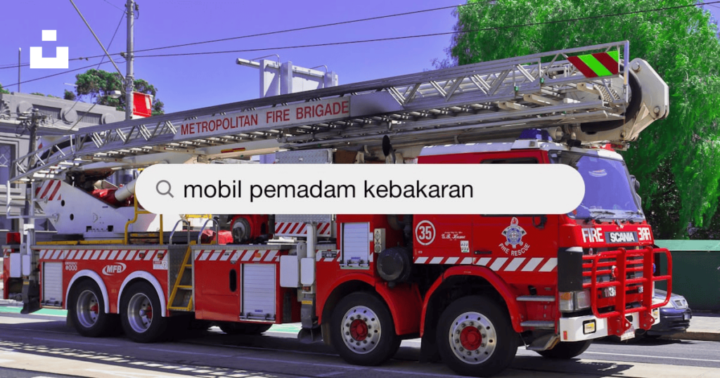 Petugas Damkar DKI Jakarta Meninggal Saat Padamkan Kebakaran di Kramat Jati
