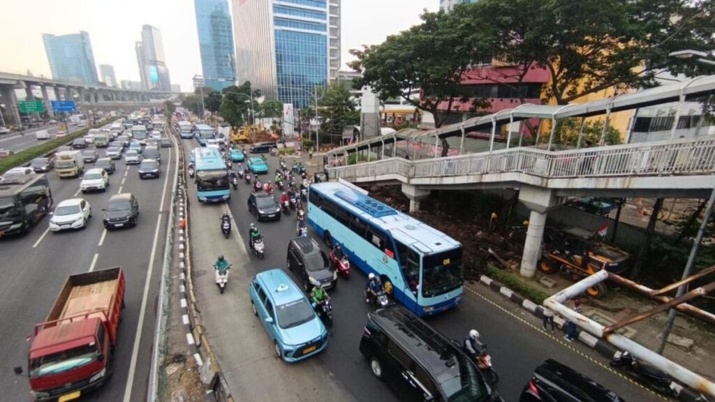 Pemprov DKI Cabut Separator Busway di Gatot Subroto untuk Proyek Revitalisasi